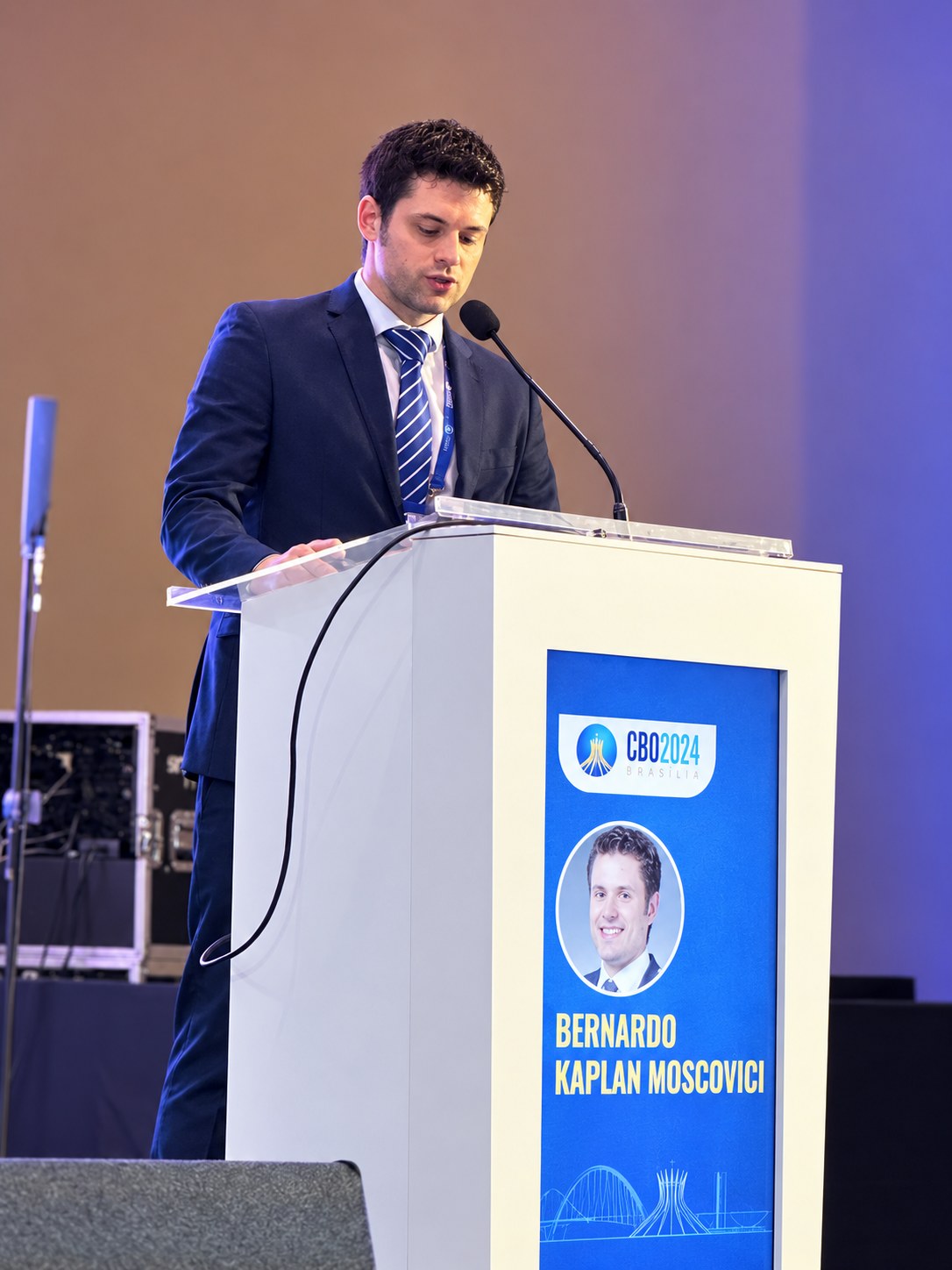 Dr. Bernardo Kaplan Moscovici palestrando no CBO 2024 em Brasília — Congresso Brasileiro de Oftalmologia